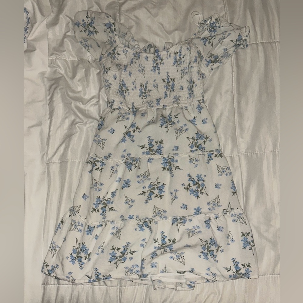 Blue and White Floral tie-back dress Hollister XS